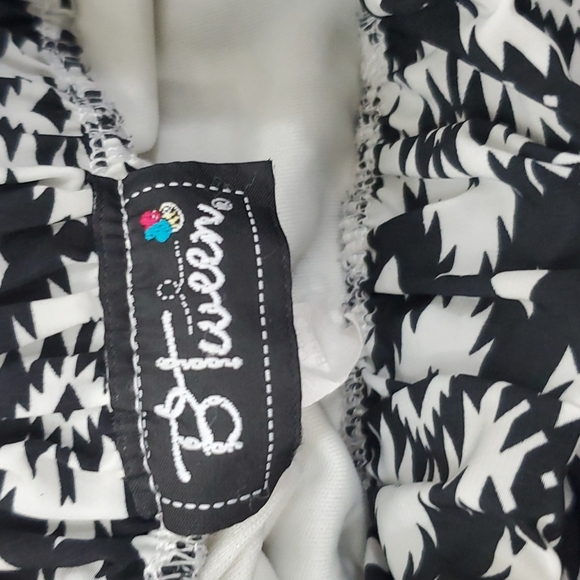 B tween black and white patterned skorts - Picture 4 of 7